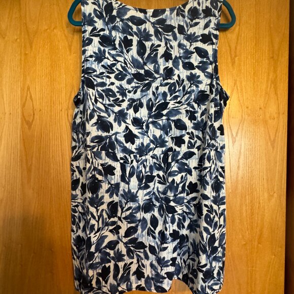 PURE J JILL BLUE AND WHITE FLORAL SLEEVELESS BLOUSE SIZE LARGE - Picture 5 of 6